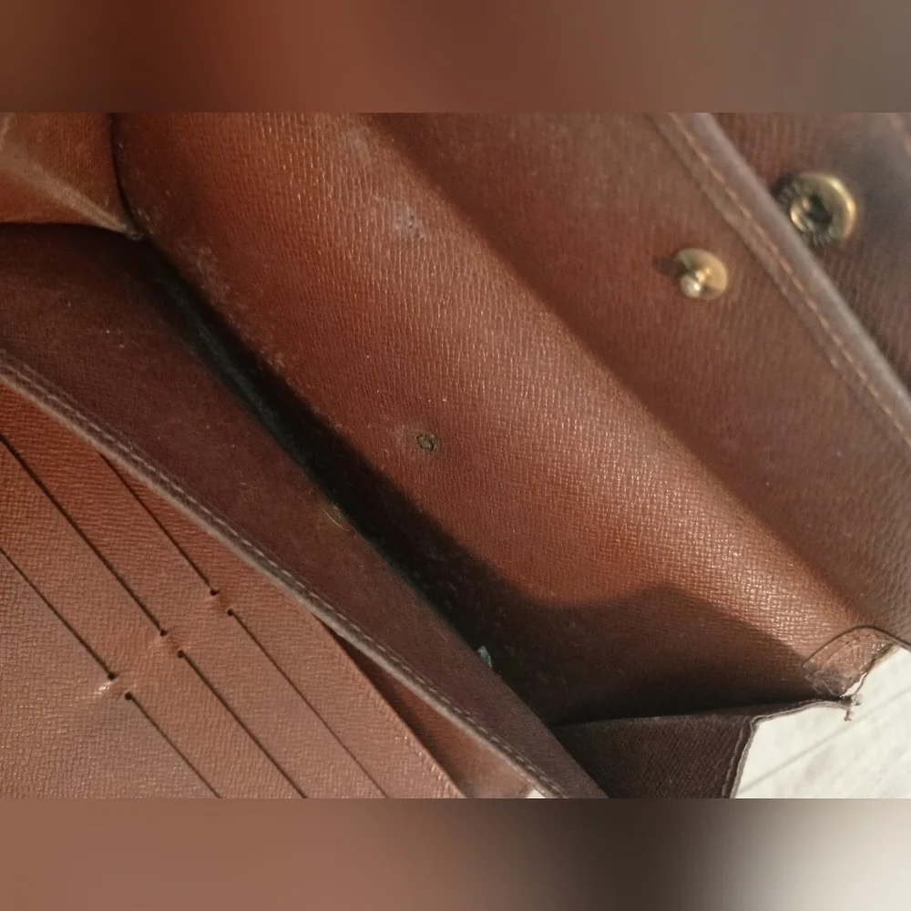 LOUIS VUITTON Porte Tresor International Wallet